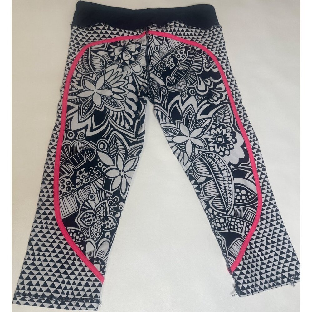 Trina Turk Recreation Floral Geometric Print Athletic Capri Leggings, Small - Picture 2 of 5